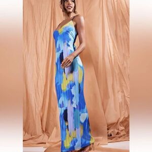 New PrettyLittleThing Vibrant Blue and Yellow Abstract Plisse Low Back maxi